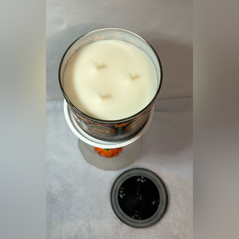 Bath & Body Works Pumpkin Carving 3-Wick Candle Halloween 2025 - Picture 3 of 7